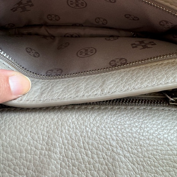 Tory Burch Grey Leather Crossbody Bag - Picture 6 of 6